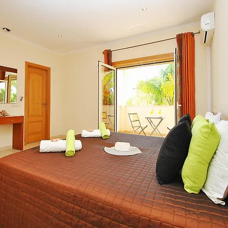 Villa In Albufeira With Private Pool & Beaches