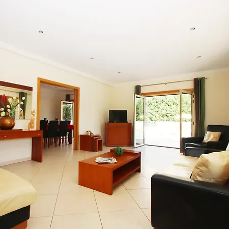 Вилла Villa In Albufeira With Private Pool & Beaches Албуфейра