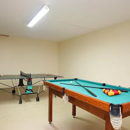 Villa In Albufeira With Private Pool & Beaches וילה *