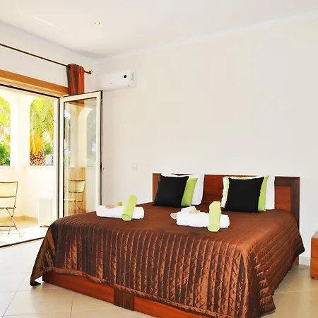 Villa In Albufeira With Private Pool & Beaches Willa *